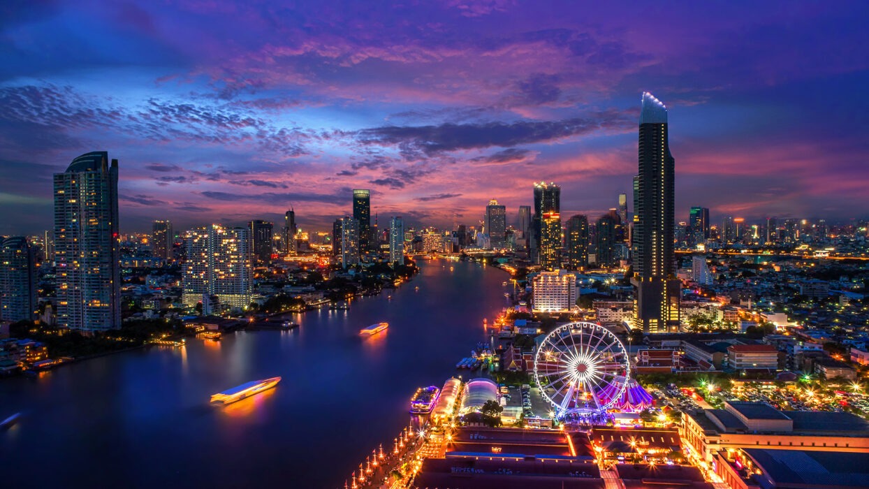 Property lawyer in Bangkok assisting condo buyers – 2025.