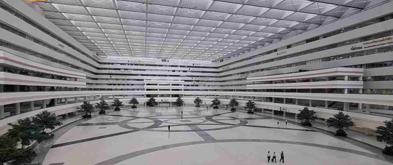 Chang Watthana Immigration Office in Bangkok where foreigners apply for a Certificate of Residence in Thailand